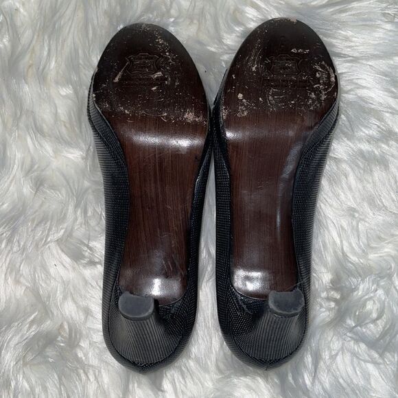 Stuart Weitzman Black Leather Shiny Peep Toe pumps - Picture 6 of 9